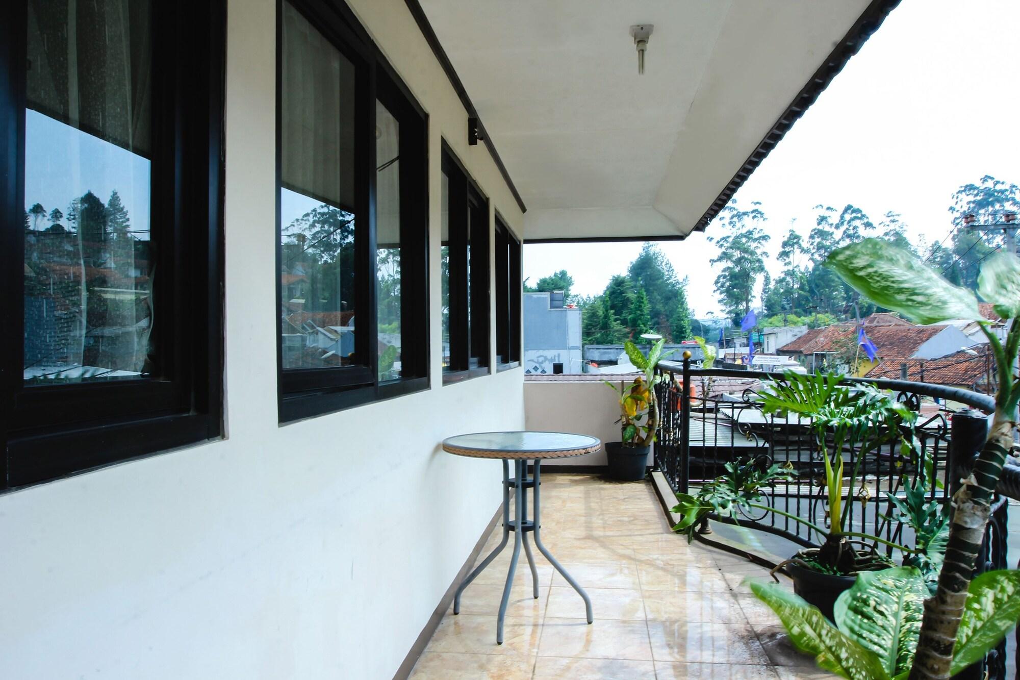 Reddoorz Near Cikole Lembang Hotel ภายนอก รูปภาพ