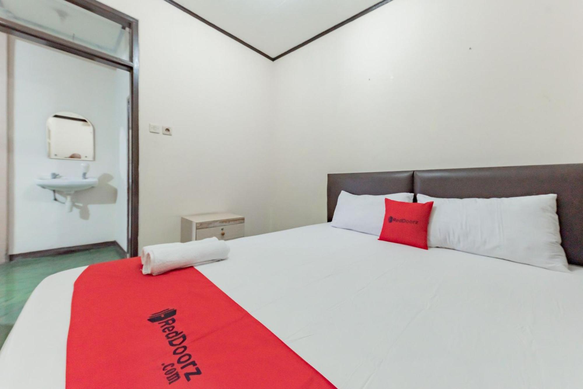 Reddoorz Near Cikole Lembang Hotel ภายนอก รูปภาพ
