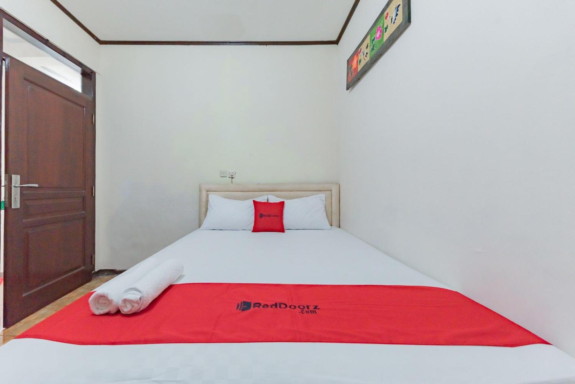 Reddoorz Near Cikole Lembang Hotel ภายนอก รูปภาพ