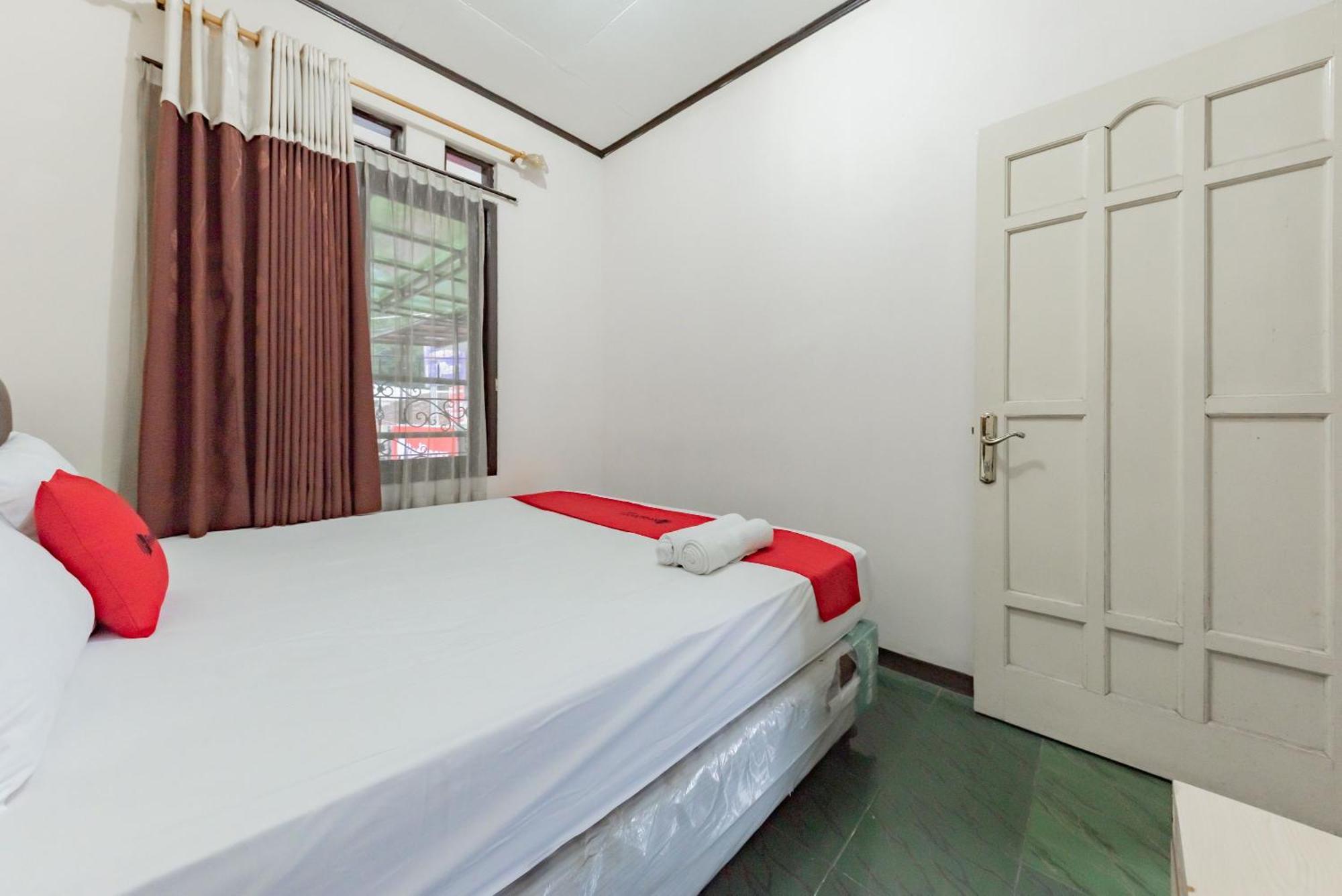 Reddoorz Near Cikole Lembang Hotel ภายนอก รูปภาพ