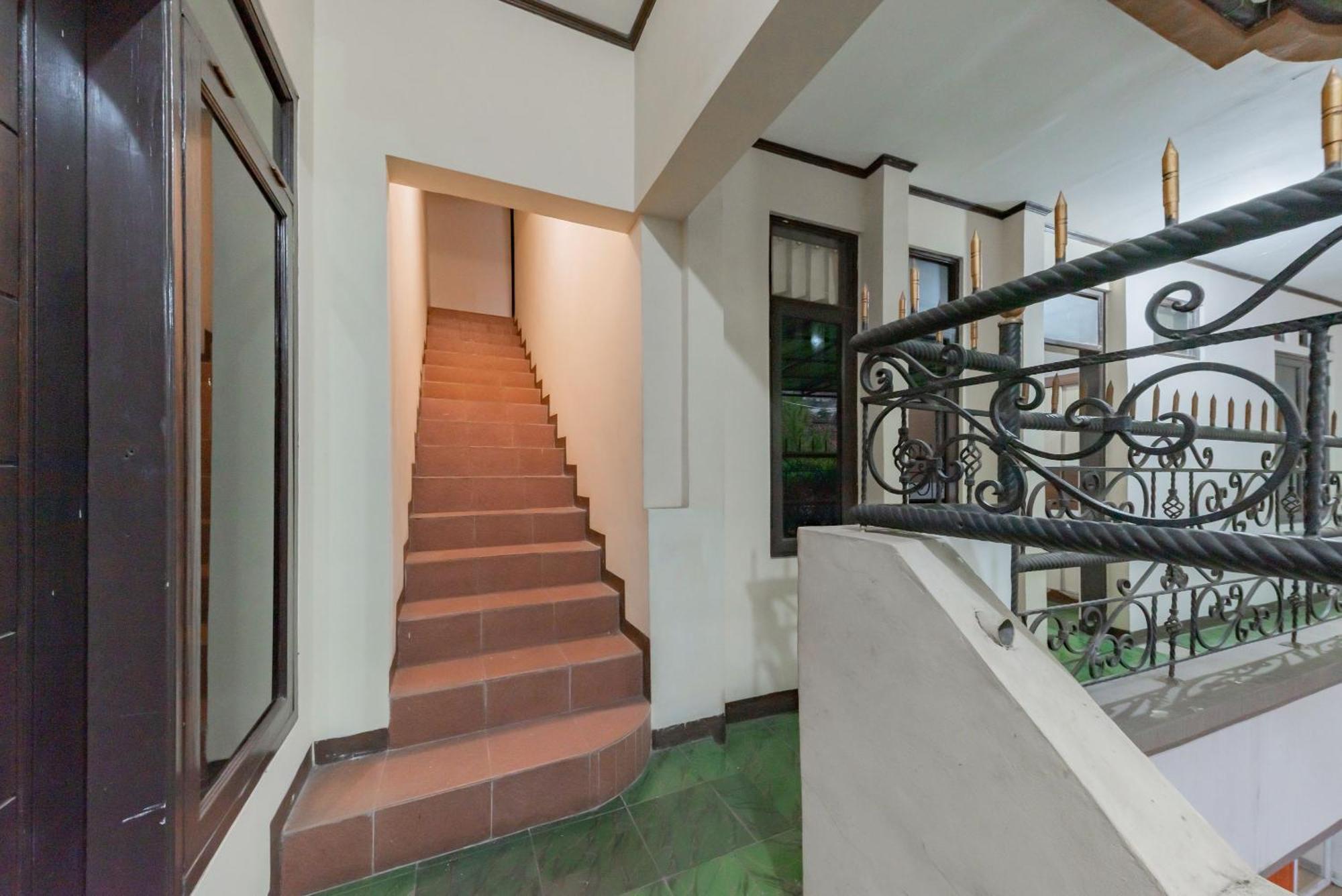 Reddoorz Near Cikole Lembang Hotel ภายนอก รูปภาพ