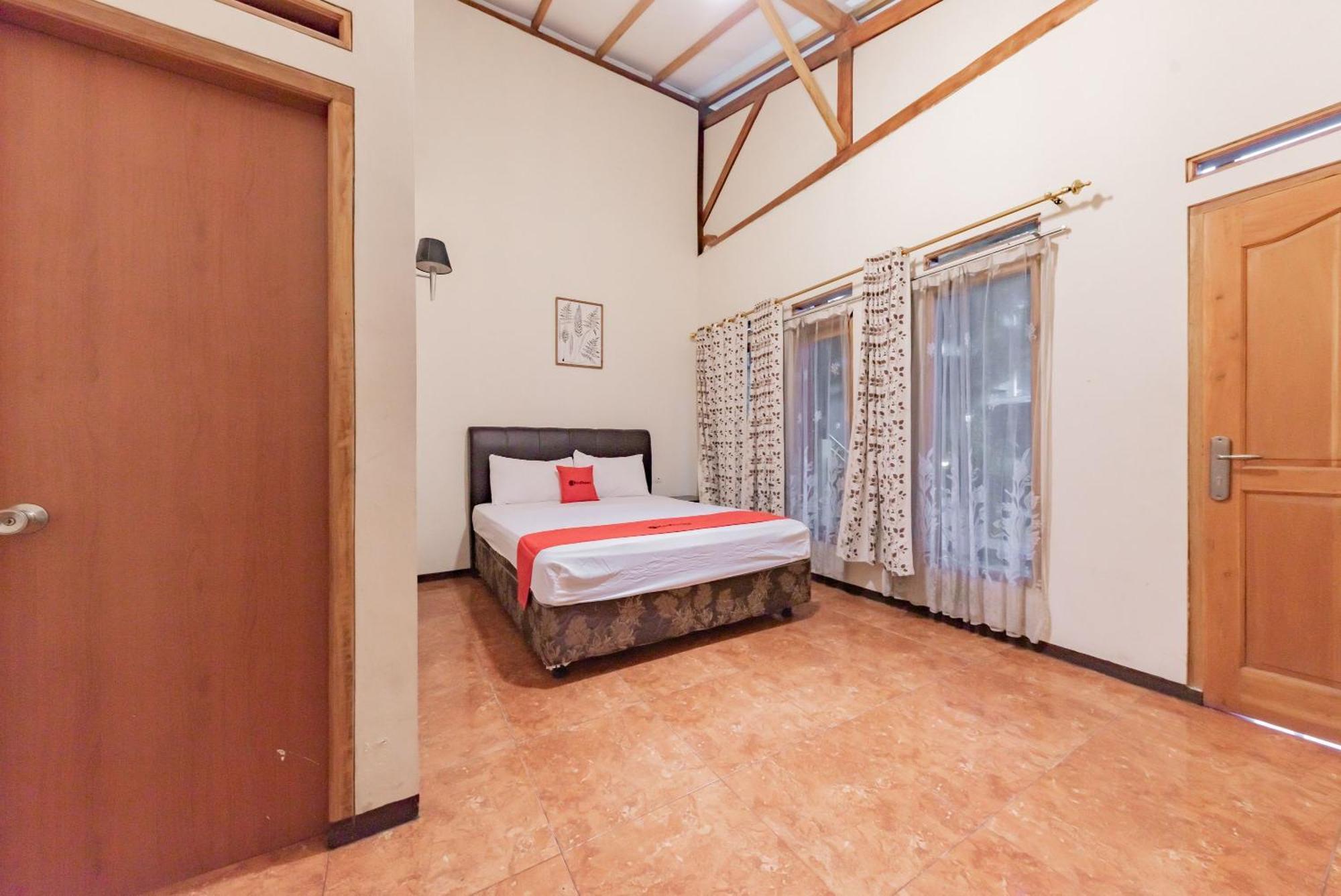 Reddoorz Near Cikole Lembang Hotel ภายนอก รูปภาพ
